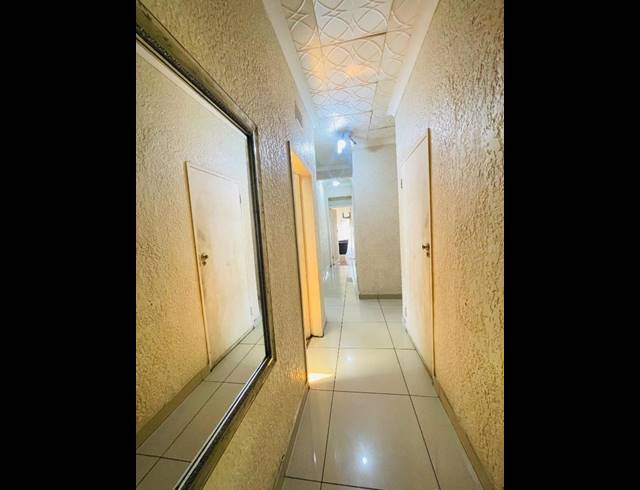 5 BEDROOM HOUSE FOR SALE IN LAMBTON